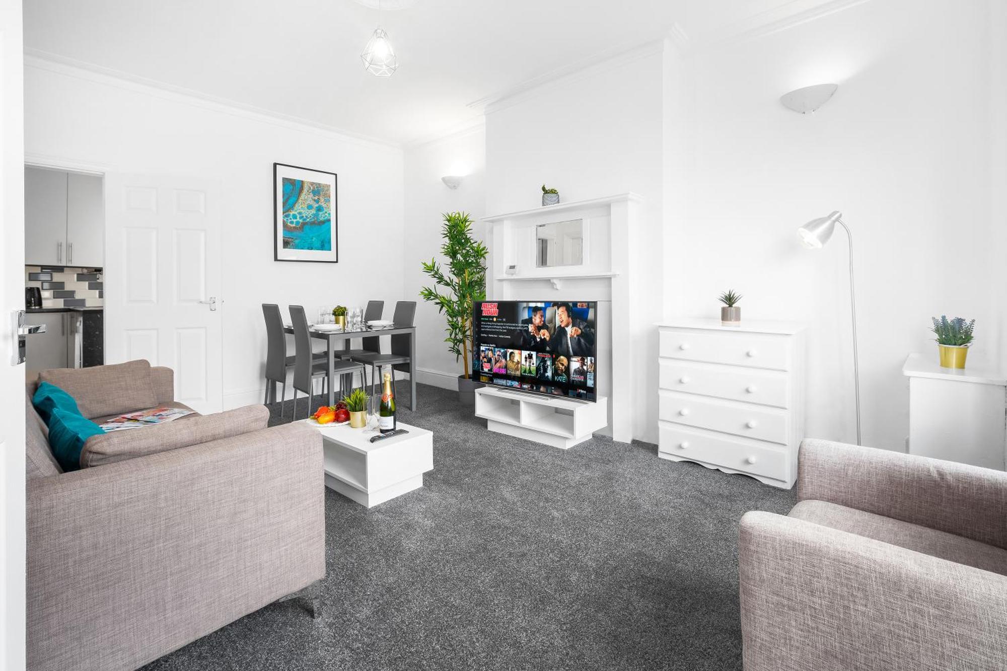 Harborne 2 Bedroom House - Parking - Smart Tv - Wifi - 62W Birmingham Buitenkant foto